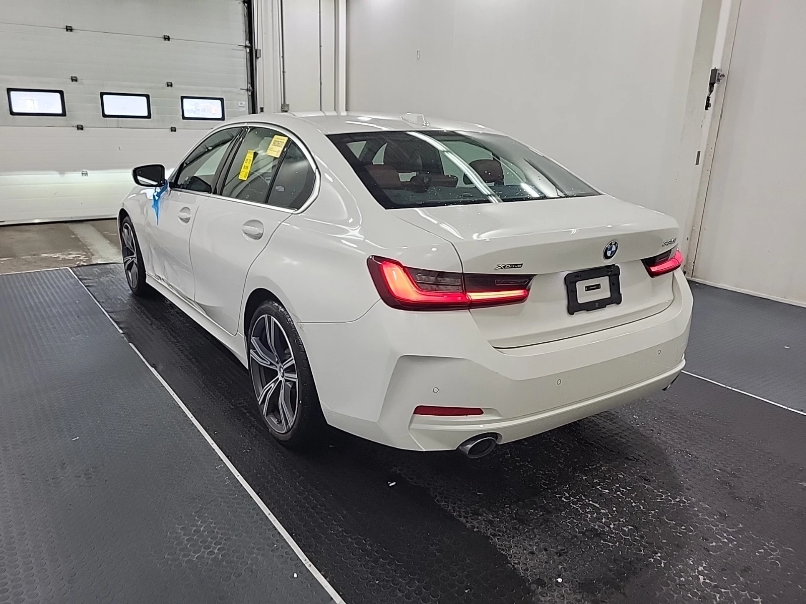 BMW 330 i Xdrive, снимка 4 - Автомобили и джипове - 56504560