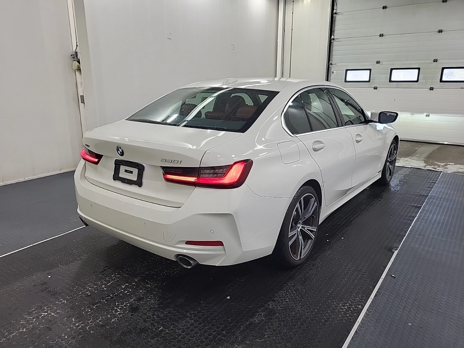 BMW 330 i Xdrive, снимка 3 - Автомобили и джипове - 56504560