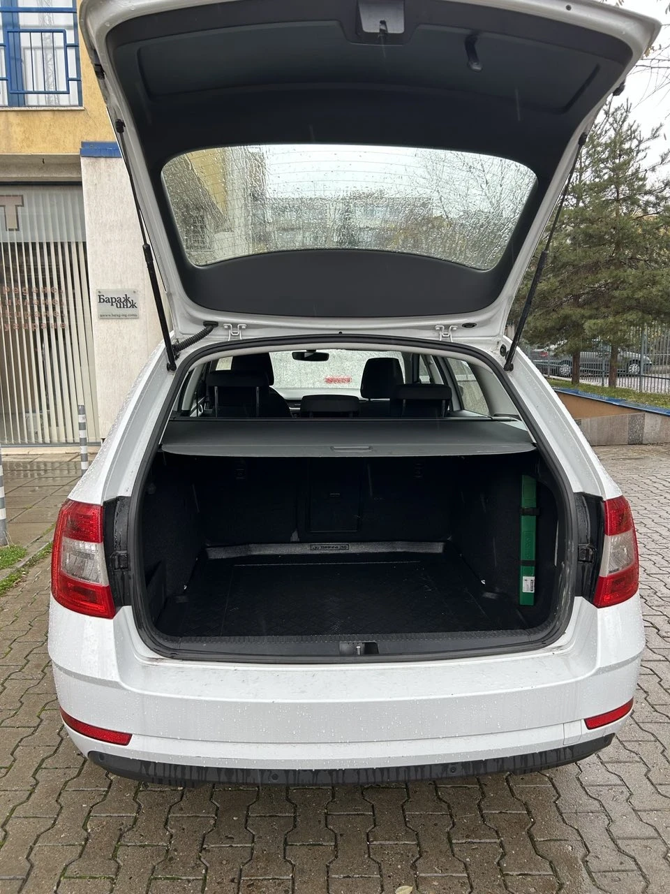 Skoda Octavia 1.6, снимка 9 - Автомобили и джипове - 56594628