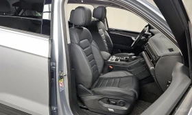 VW Touareg PREMIUM* 3.0* TDI* ОБДУХ* 360* КАМЕРИ* ПОДГРЕВ* , снимка 9