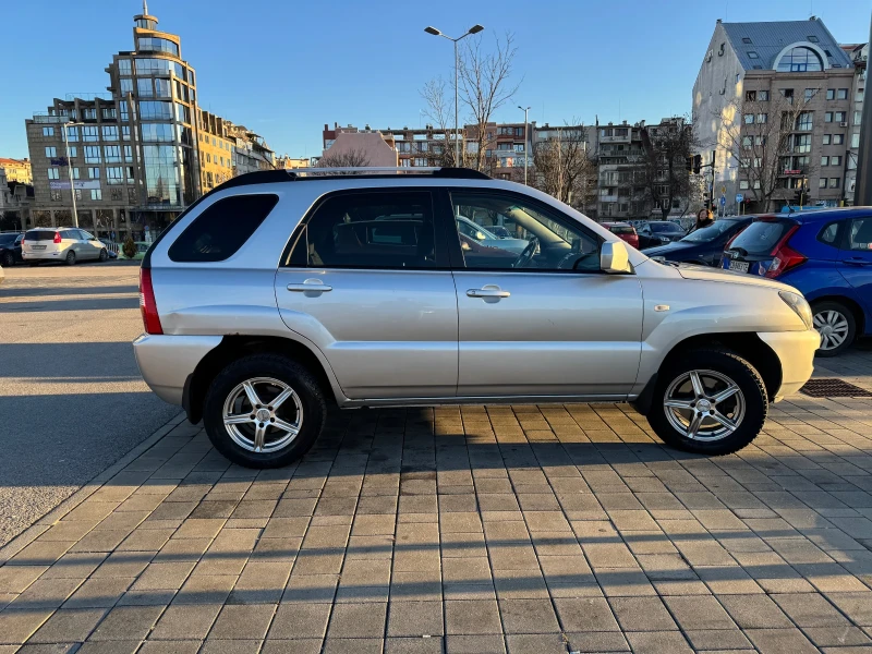 Kia Sportage, снимка 2 - Автомобили и джипове - 48382692