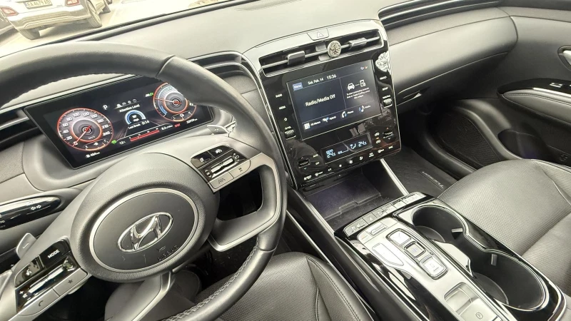 Hyundai Tucson, снимка 8 - Автомобили и джипове - 53575853