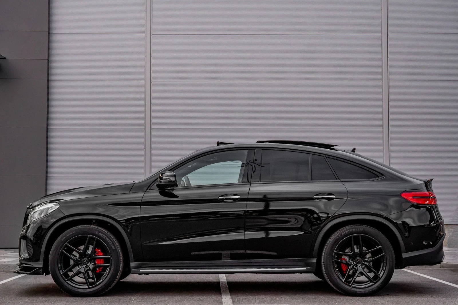 Mercedes-Benz GLE 350 d* 4MATIC* AMG* EXCLUSIVE* NIGHT PACK* 3XTV* FULL - изображение 2