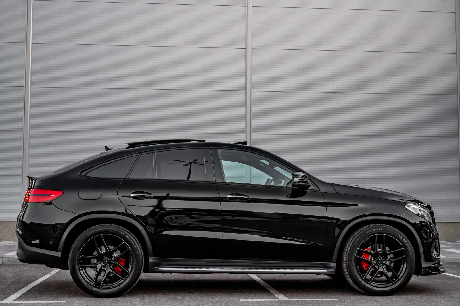 Mercedes-Benz GLE 350 d* 4MATIC* AMG* EXCLUSIVE* NIGHT PACK* 3XTV* FULL - изображение 6