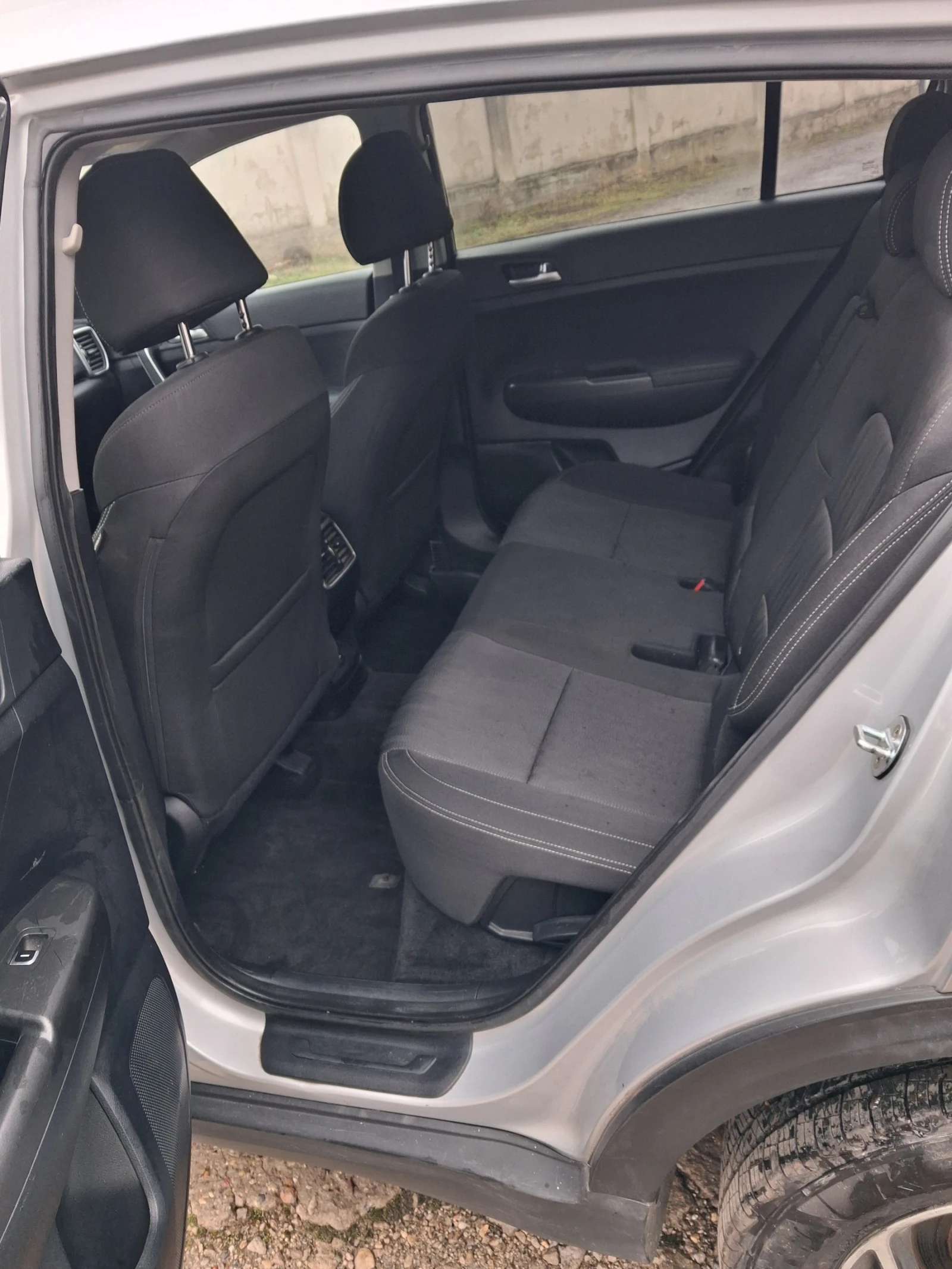 Kia Sportage 2.4 AWD - изображение 10