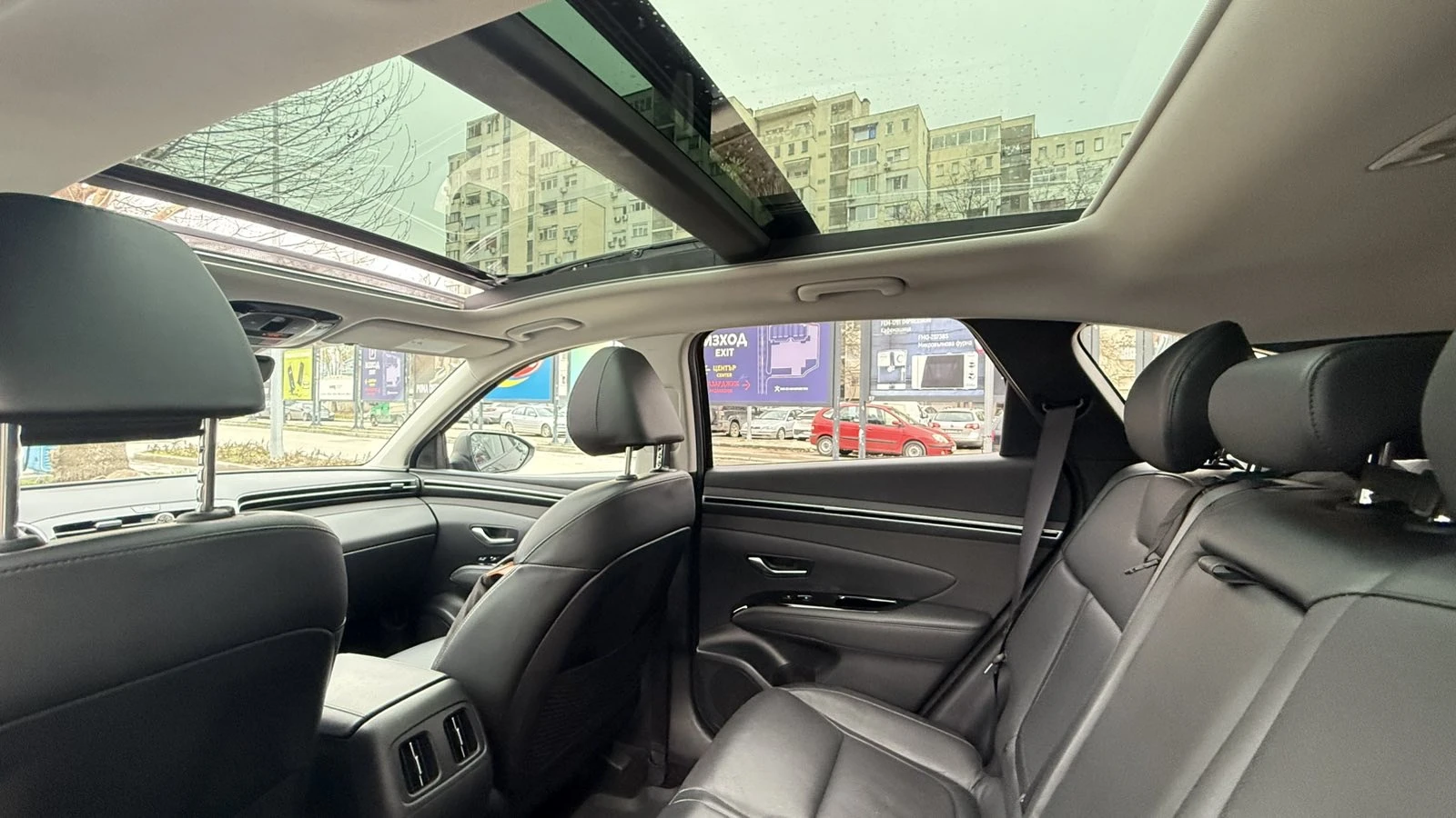 Hyundai Tucson 1.6 HYBRID 4x4 , снимка 12 - Автомобили и джипове - 53751244