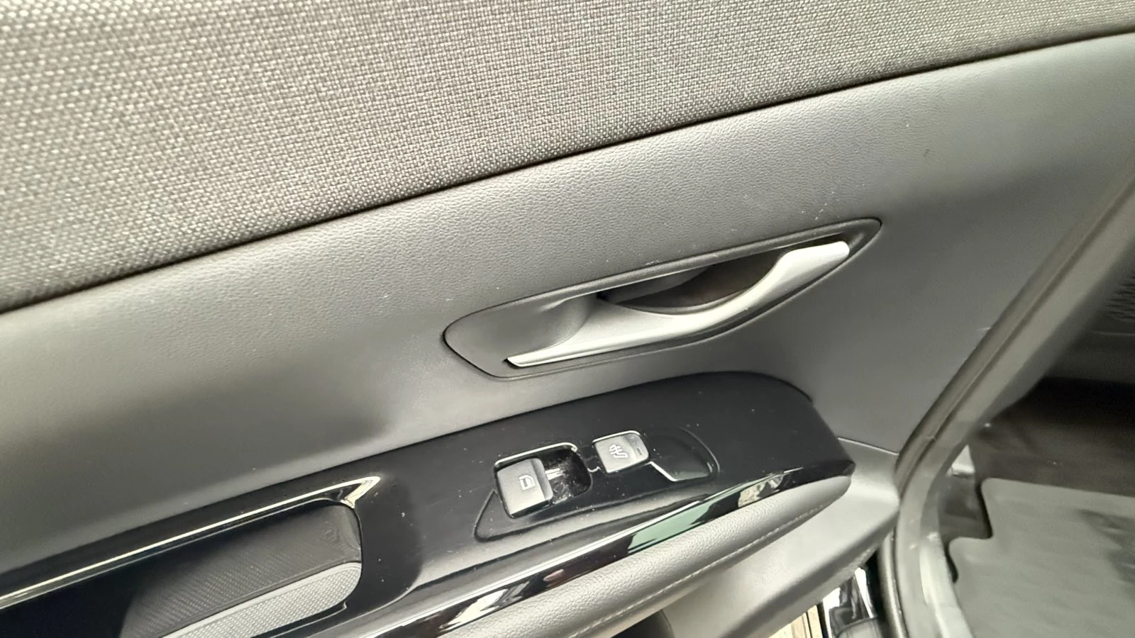 Hyundai Tucson 1.6 HYBRID 4x4 , снимка 14 - Автомобили и джипове - 53751244