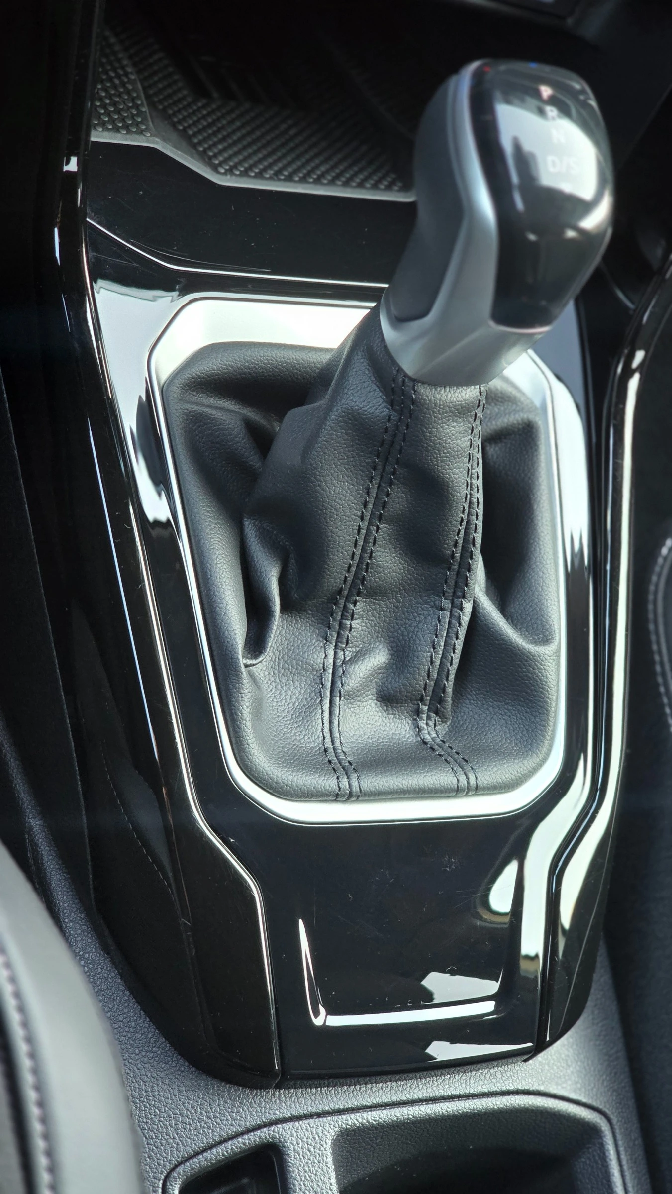 VW T-Roc 1.5i * R-Line* * �����������*  | Mobile.bg � ����������� 14