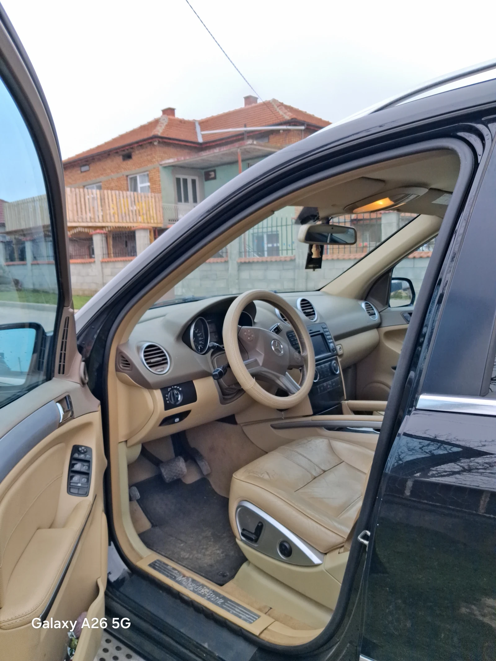 Mercedes-Benz ML 320, снимка 6 - Автомобили и джипове - 53844778