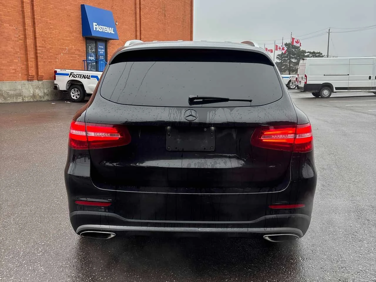 Mercedes-Benz GLC 300  CARFAX * AMBIENT * PANO, снимка 4 - Автомобили и джипове - 54073161