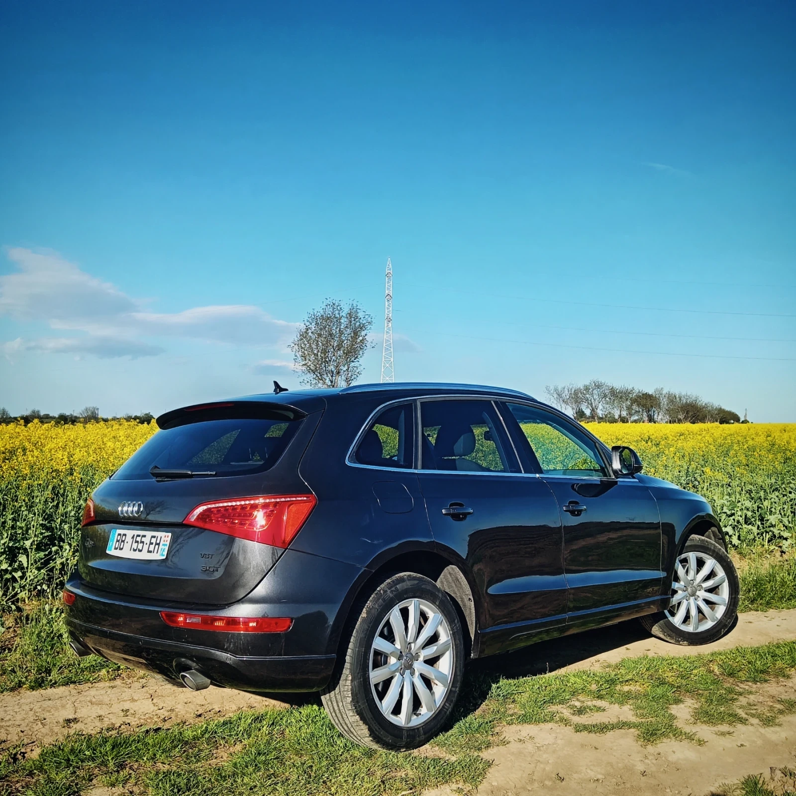 Audi Q5 3.0 TDI Milano Leather | Real KM | Lava Grey Color, снимка 5 - Автомобили и джипове - 54337134