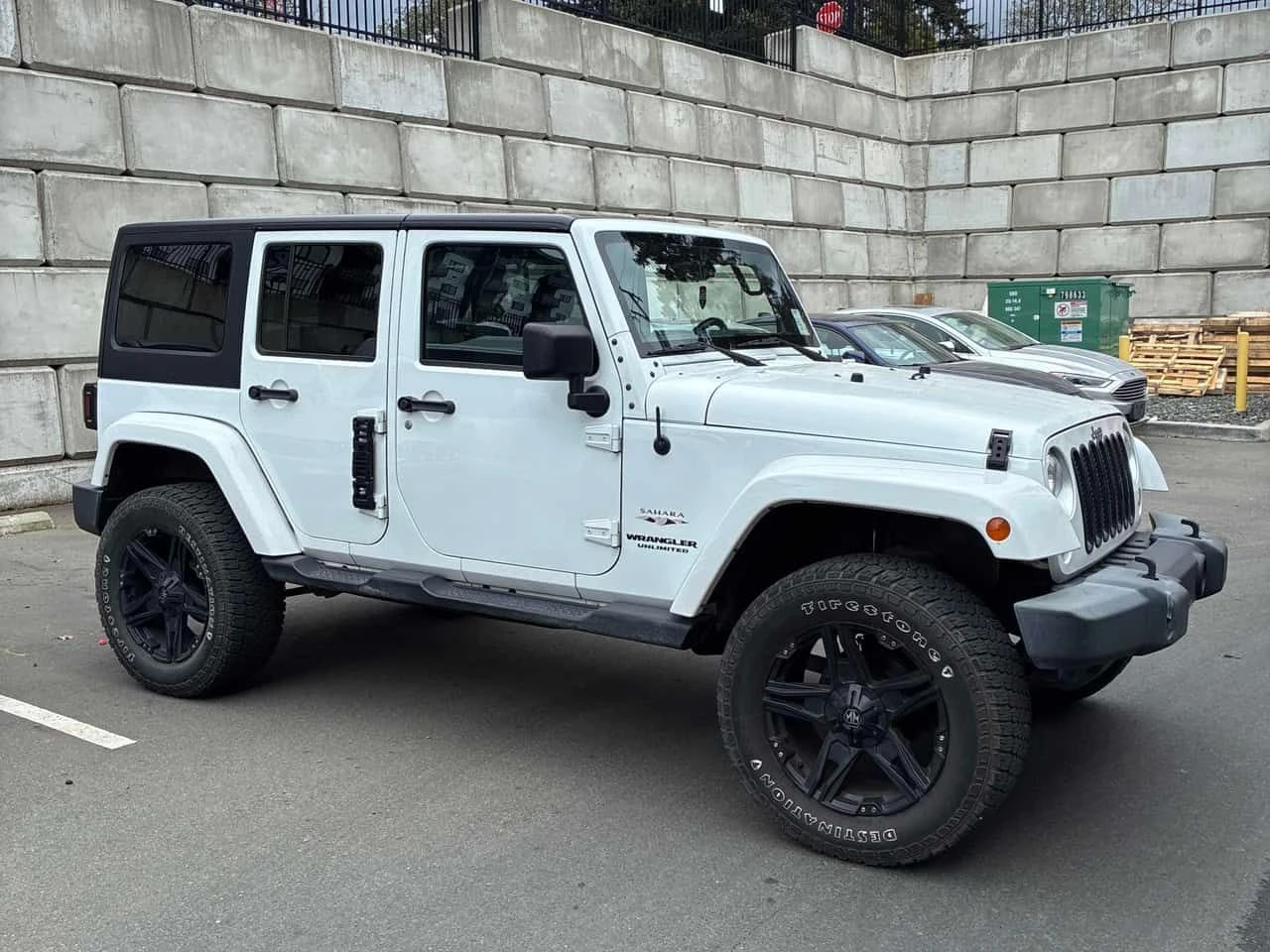 Jeep Wrangler * Sahara * 2 КЛЮЧА* PANO* KEYLESS* , снимка 3 - Автомобили и джипове - 54480665