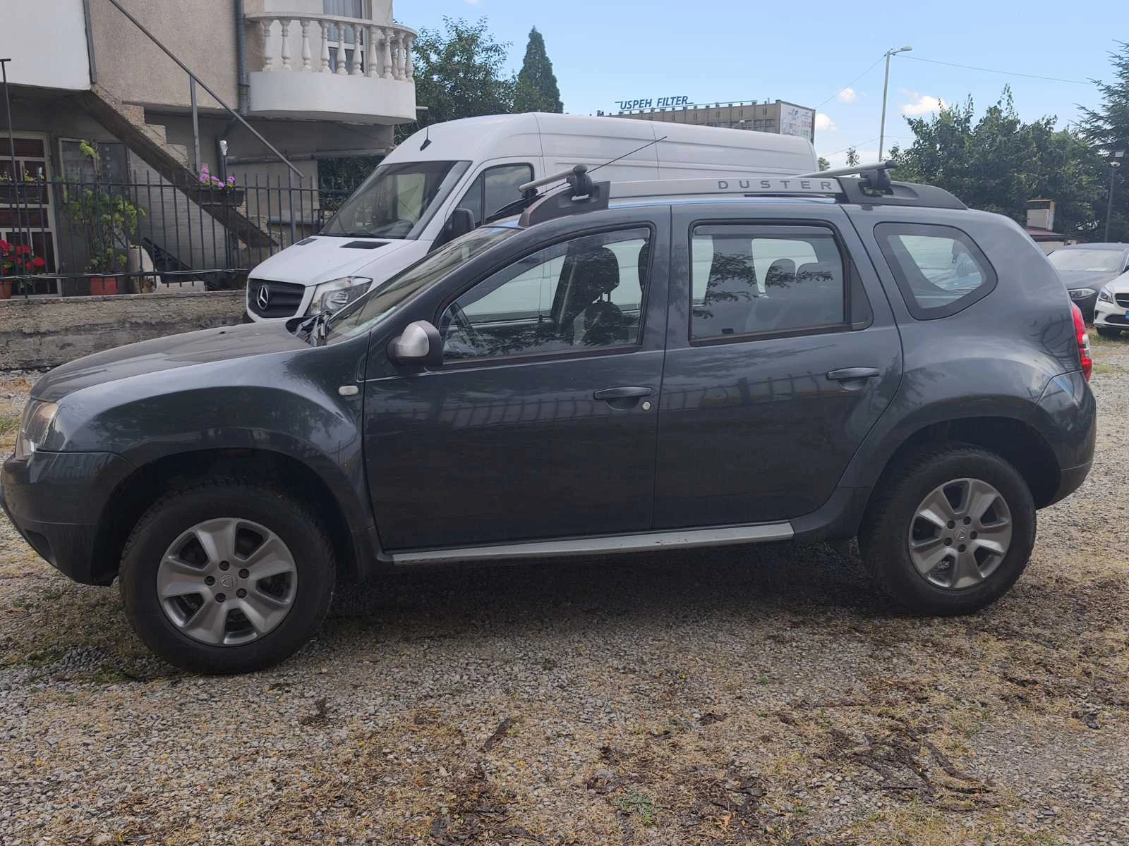 Dacia Duster 1.5 DCI EURO 6B, снимка 3 - Автомобили и джипове - 55102074