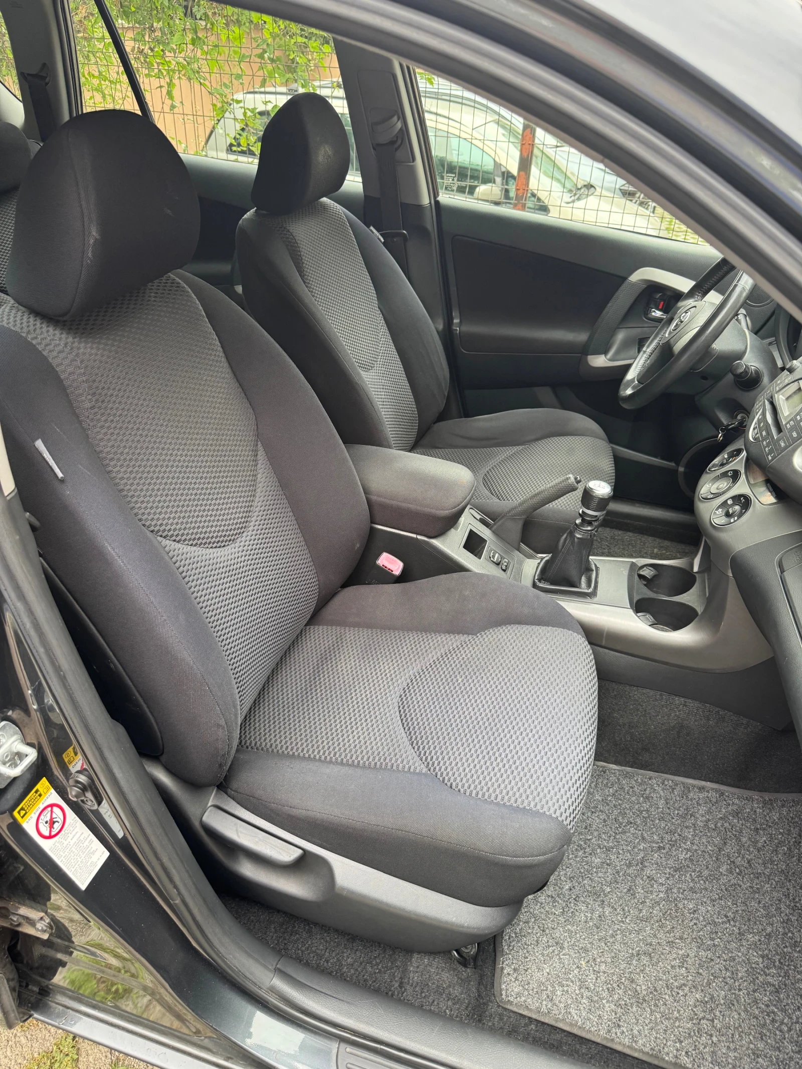 Toyota Rav4 2.2 D-4D 136к.с , снимка 12 - Автомобили и джипове - 55224538