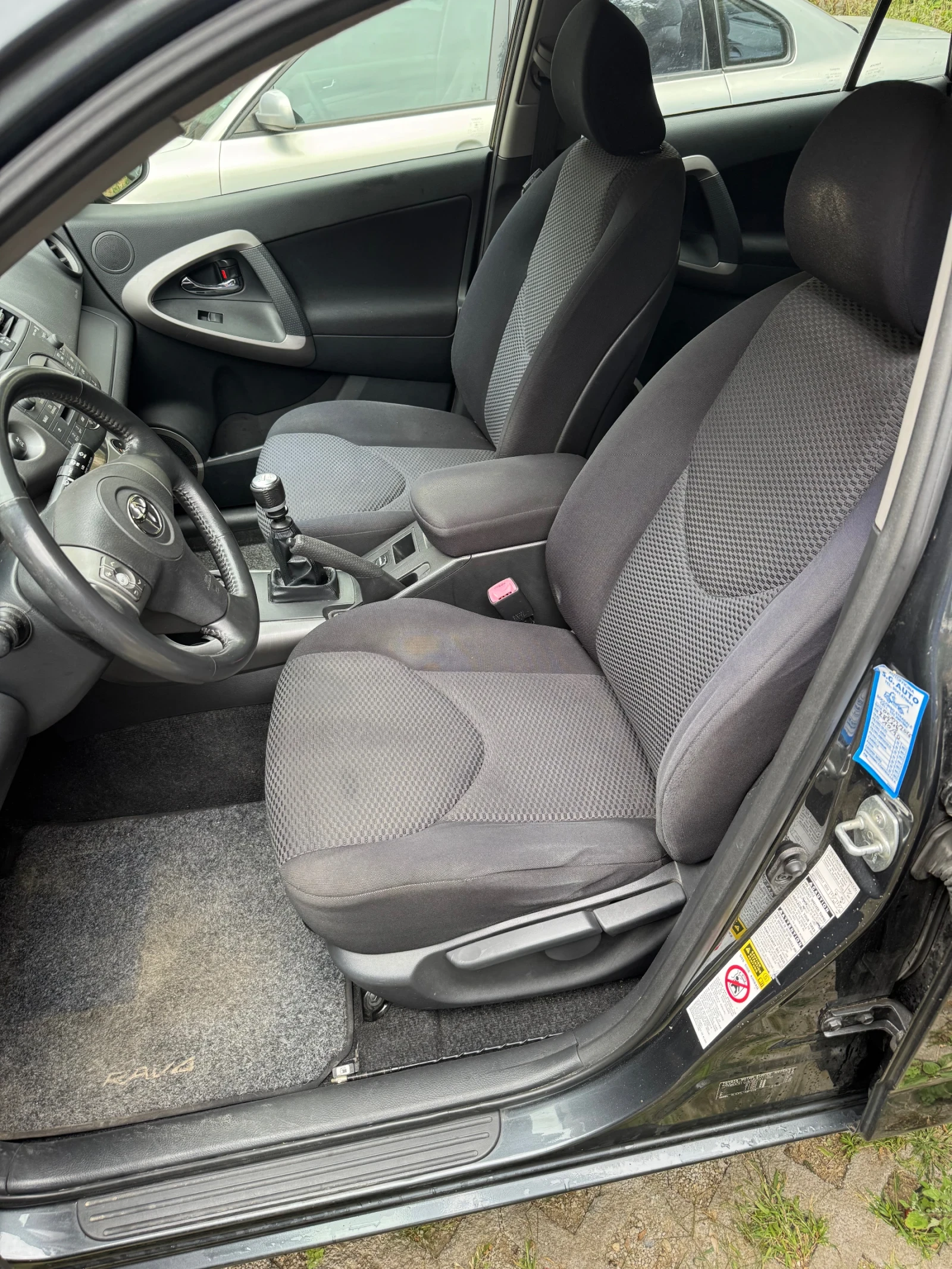 Toyota Rav4 2.2 D-4D 136к.с , снимка 11 - Автомобили и джипове - 55224538