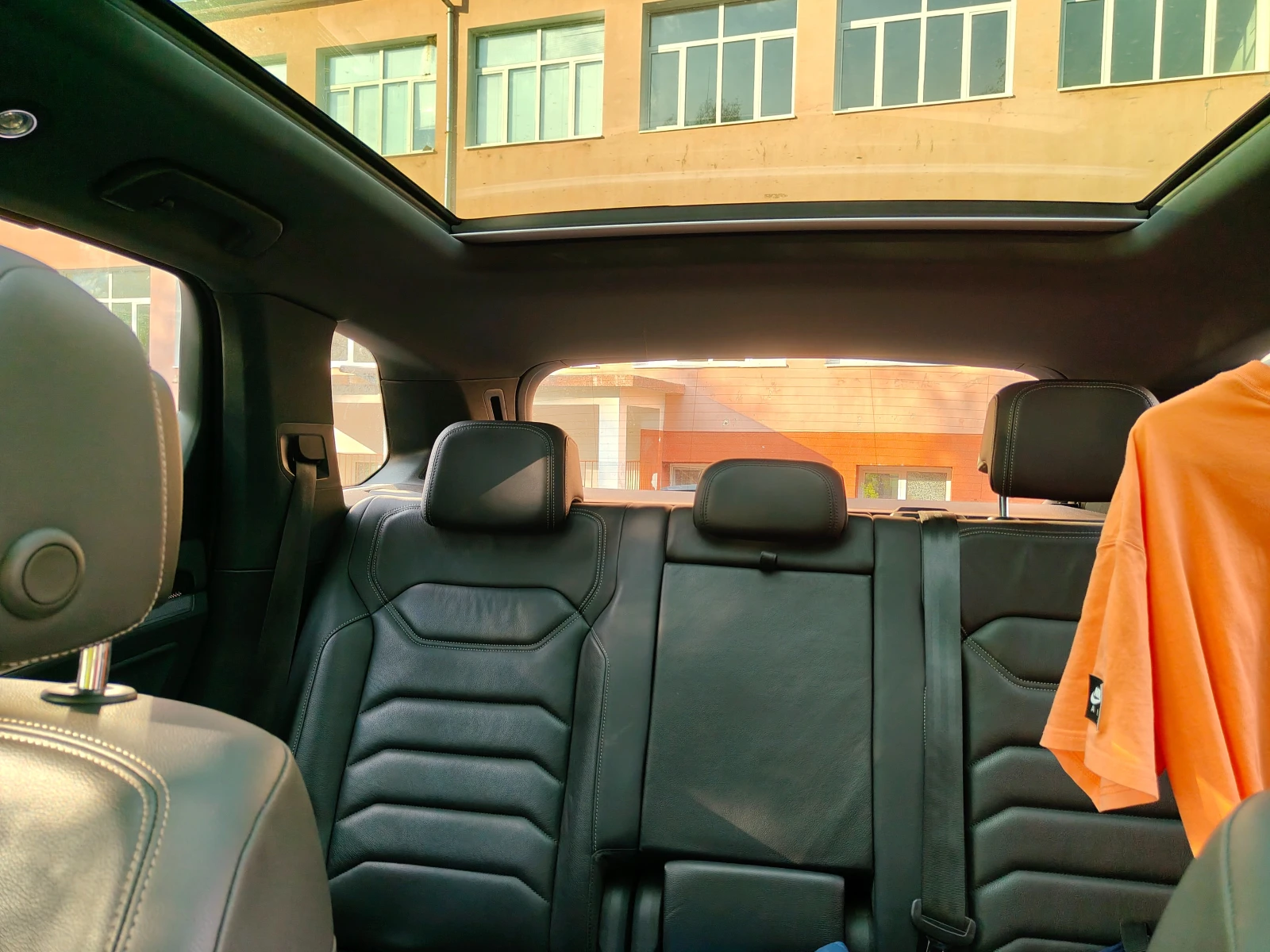 VW Touareg, снимка 2 - Автомобили и джипове - 55978853