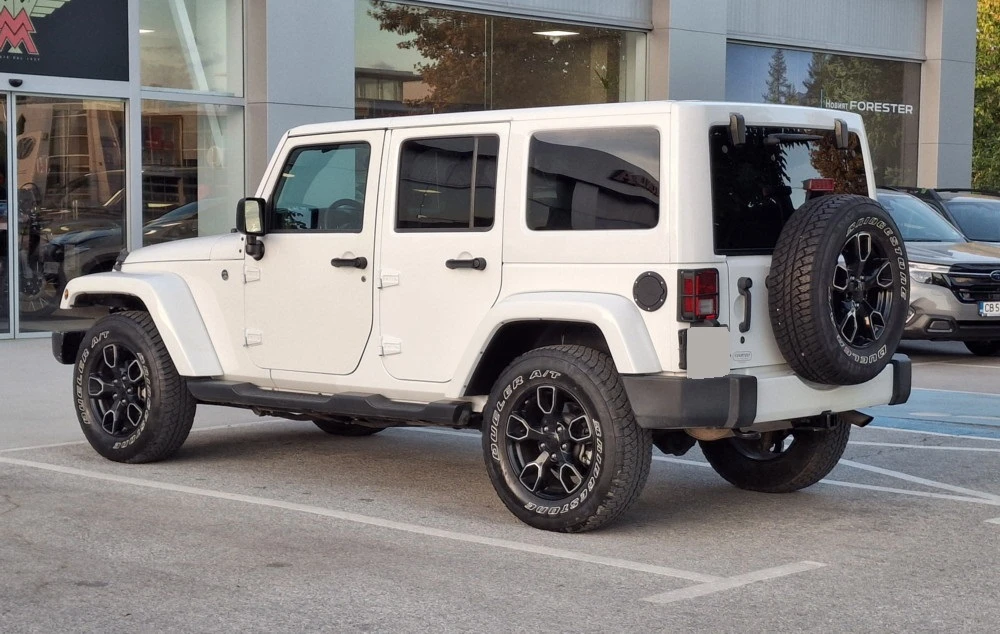 Jeep Wrangler Sahara JK 3.6 V6 4x4, снимка 8 - Автомобили и джипове - 56310941