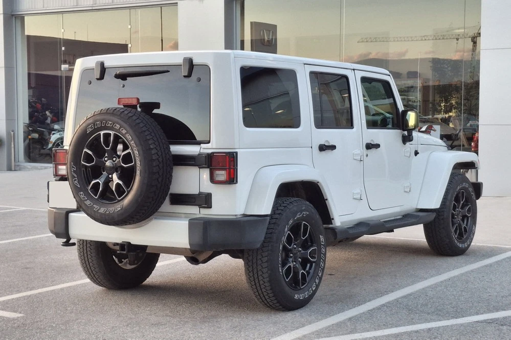 Jeep Wrangler Sahara JK 3.6 V6 4x4, снимка 6 - Автомобили и джипове - 56310941