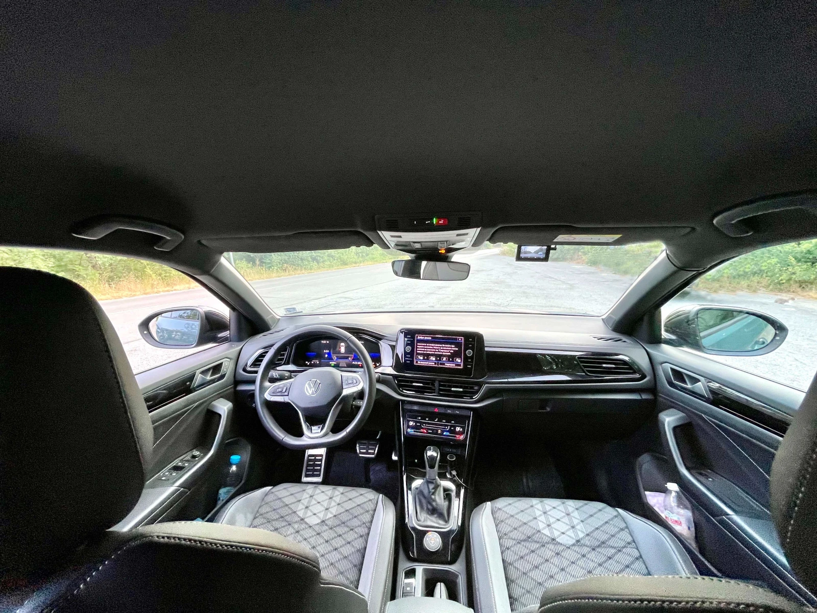 VW T-Roc, снимка 8 - Автомобили и джипове - 56717778