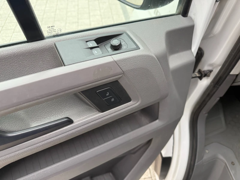 VW Crafter Man TGE 3.180 Maxi Euro 6b, снимка 14 - Бусове и автобуси - 52077540