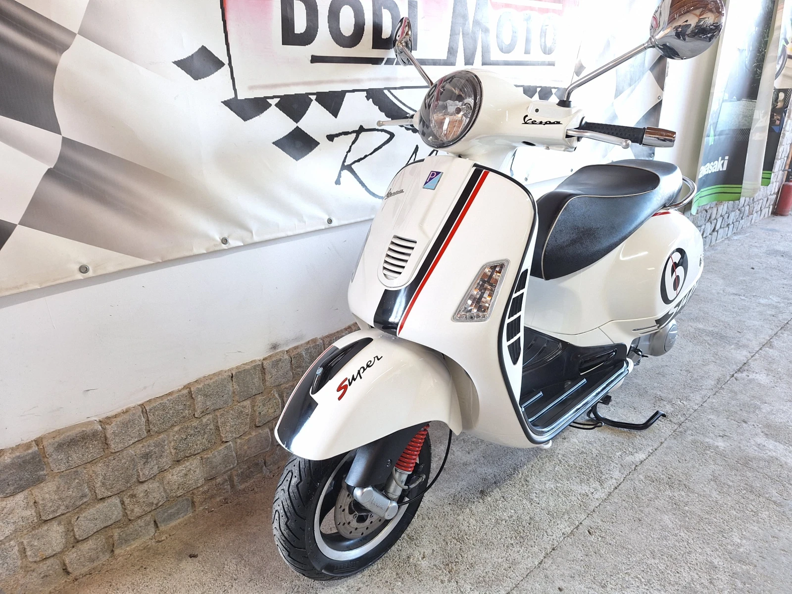 Vespa GTS 300ie Super Sport* ABS/ASR 2 броя - изображение 10