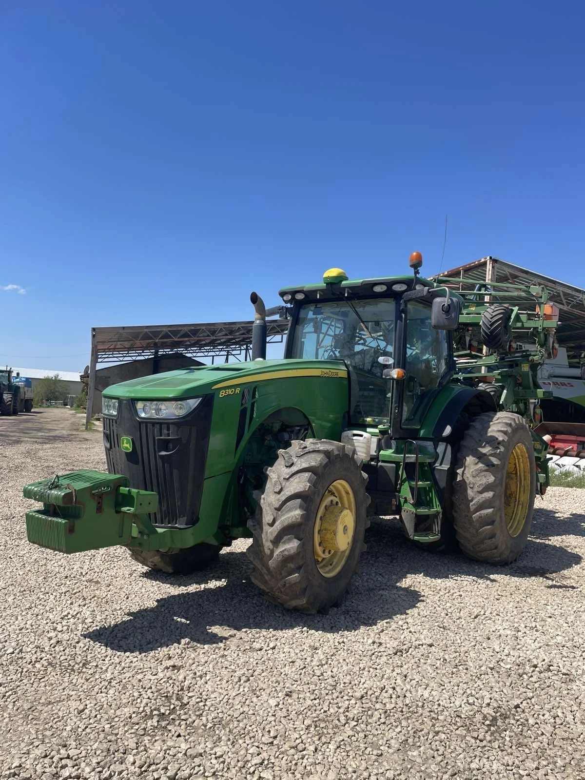 Трактор John Deere 8310 R
