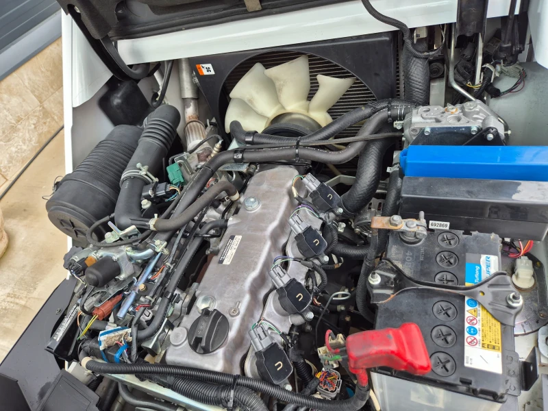 Мотокар UniCarriers 2тона / ИЗРАВНИТЕЛ / АВТОМАТ / ГАЗ / КАТО НОВ !, снимка 17 - Индустриална техника - 50268143