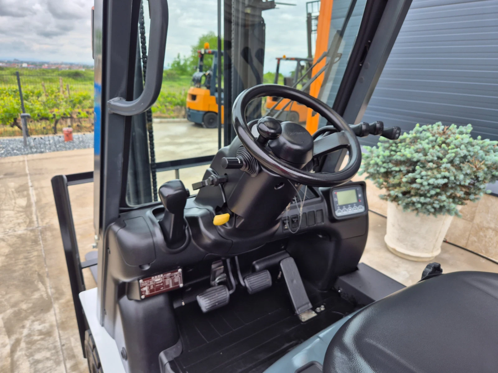  UniCarriers 2 /  /  /  /   ! | Mobile.bg   10