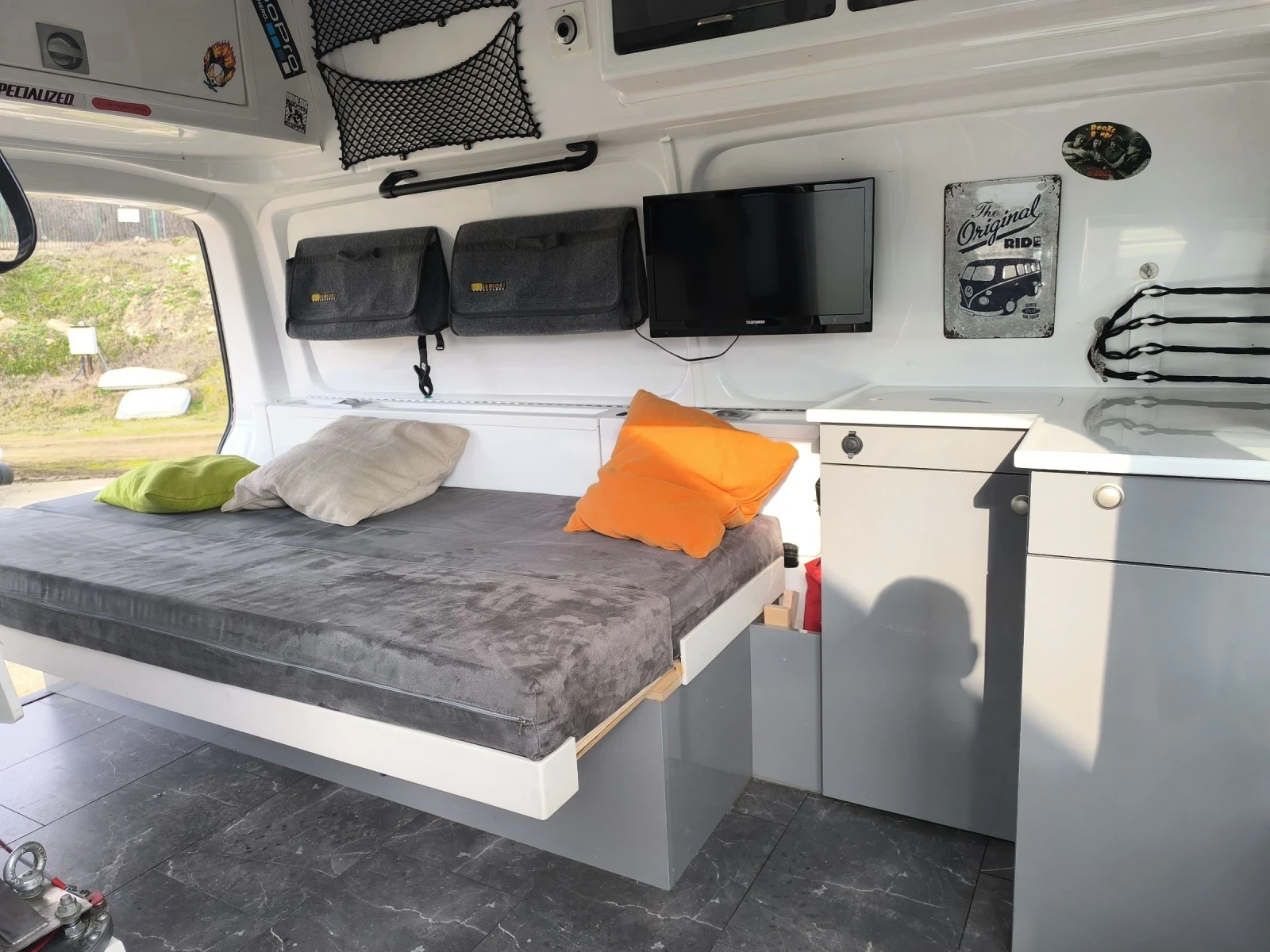 Кемпер VW T5, снимка 14 - Каравани и кемпери - 54924824