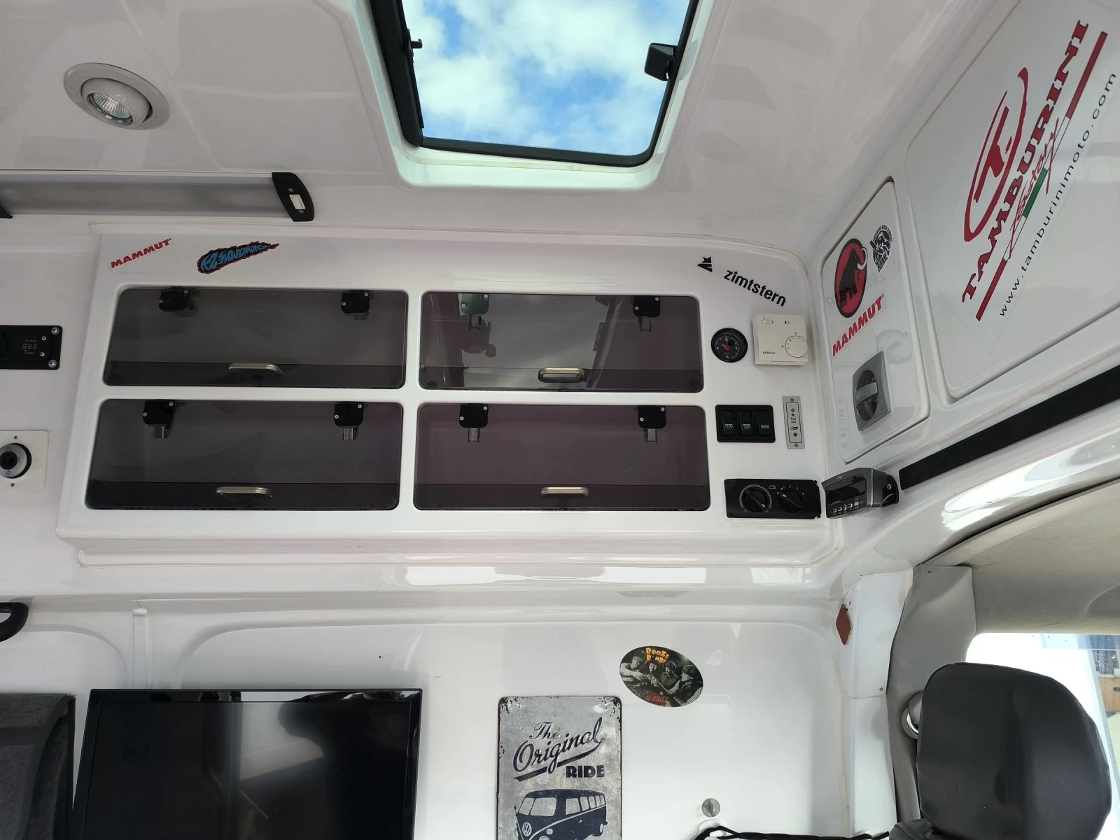 Кемпер VW T5, снимка 10 - Каравани и кемпери - 54924824