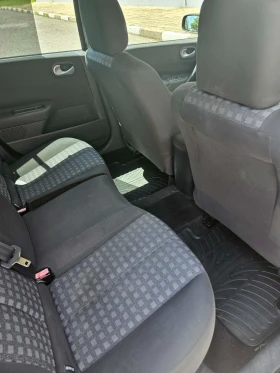 Renault Megane Комби, снимка 10