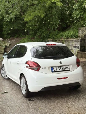 Peugeot 208 1.2 110к.с Автоматик , снимка 2