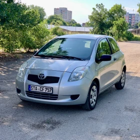 Обява за продажба на Toyota Yaris БЕНЗИН* 2009г.* КЛИМАТИК* НОВ ВНОС* НОВИ ГУМИ ~4 500 лв. - изображение 1