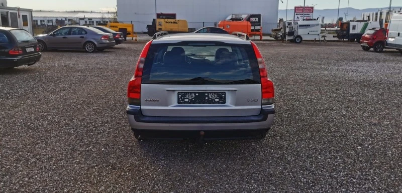 Volvo V70 2.4i АВТОМАТИК, снимка 6 - Автомобили и джипове - 43000191