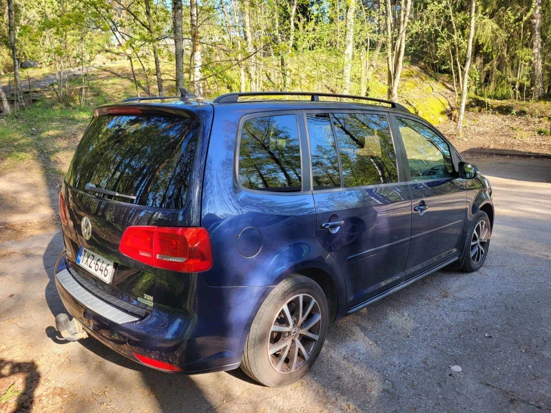 VW Touran, снимка 2 - Автомобили и джипове - 48648285