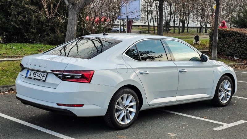 Skoda Superb, снимка 6 - Автомобили и джипове - 48783839