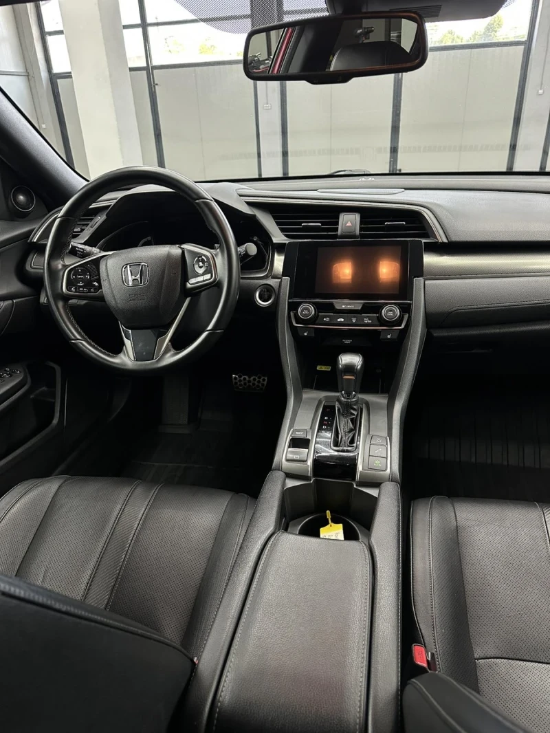 Honda Civic 1.0T, снимка 10 - Автомобили и джипове - 51627746