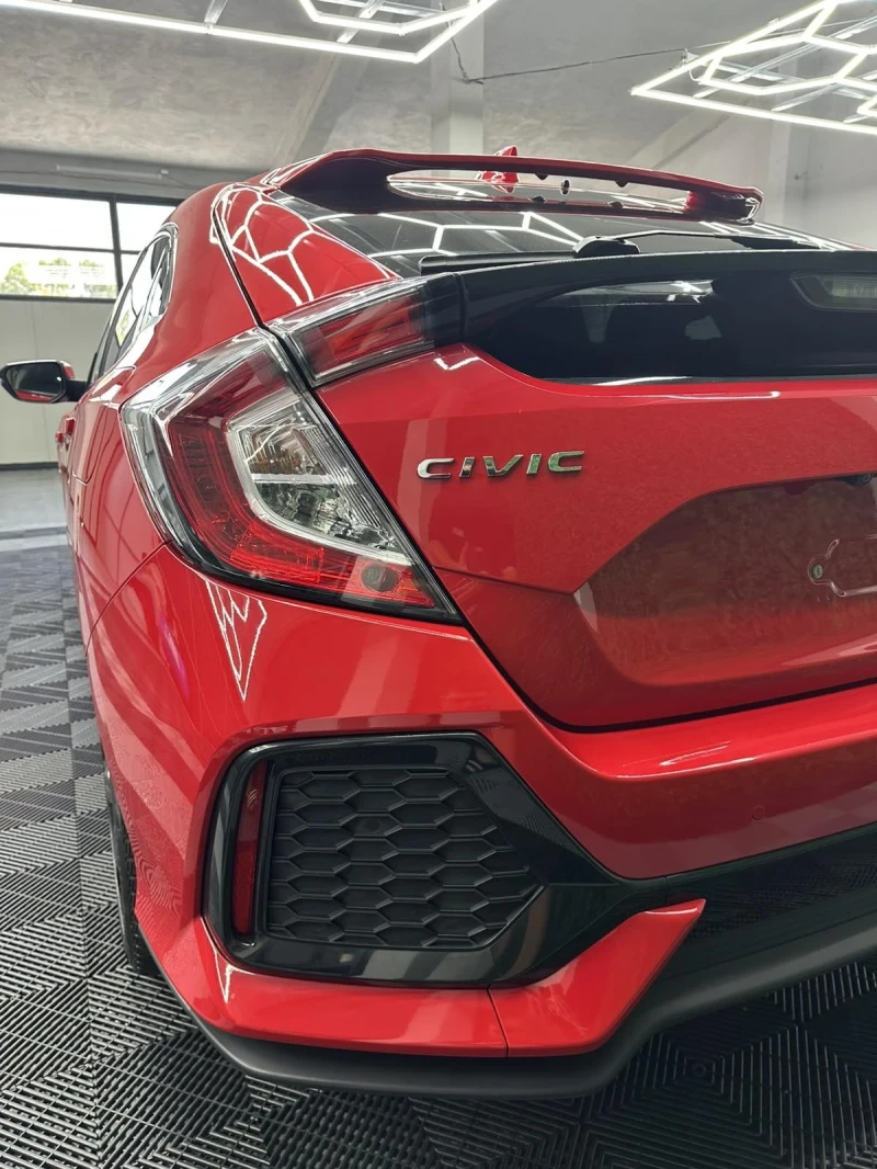 Honda Civic 1.0T, снимка 8 - Автомобили и джипове - 51627746
