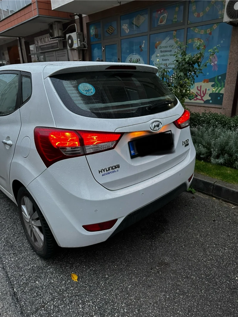 Hyundai Ix20 1.6СRDI, без забележки, снимка 4 - Автомобили и джипове - 52102285