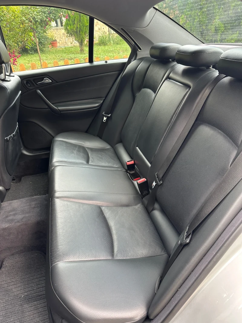 Mercedes-Benz C 220 CDI, снимка 11 - Автомобили и джипове - 53026635