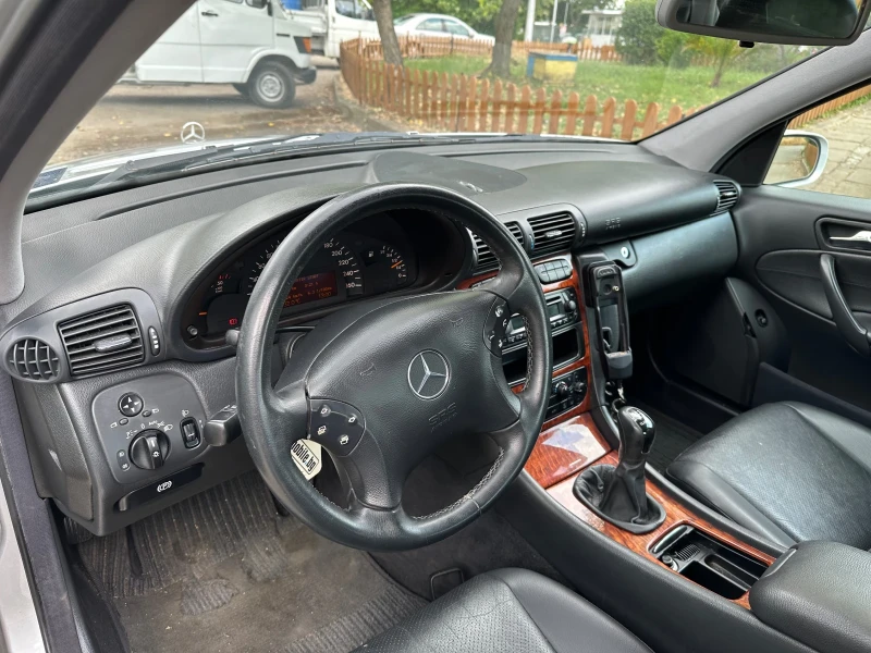 Mercedes-Benz C 220 CDI, снимка 10 - Автомобили и джипове - 53026635