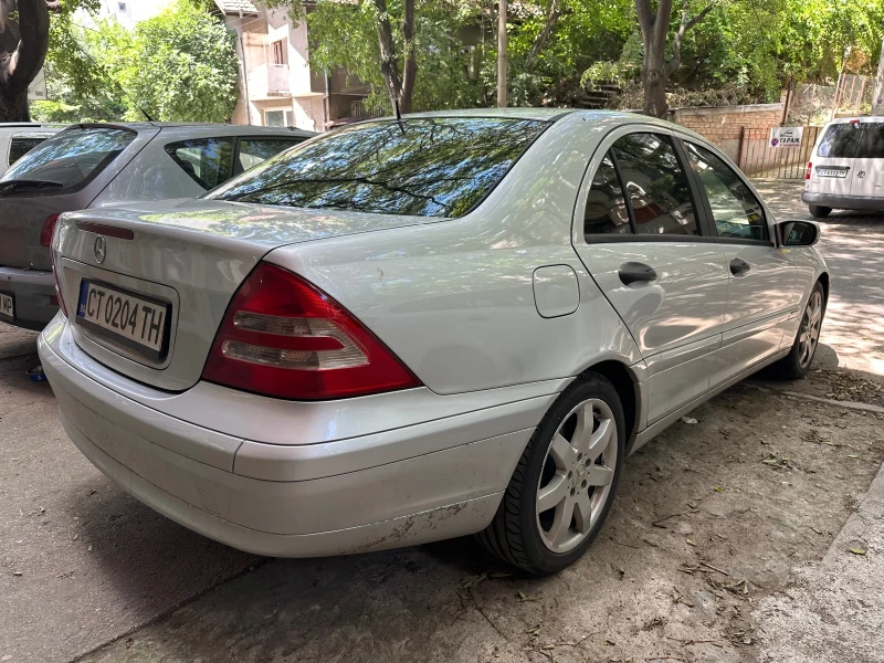 Mercedes-Benz C 220 CDI, снимка 3 - Автомобили и джипове - 53026635