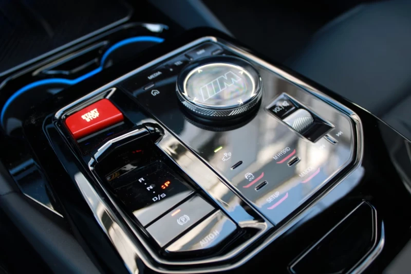 BMW M5 723HP/xDRIVE/360/PANO/MEM/B&W/947v, снимка 14 - Автомобили и джипове - 53507030