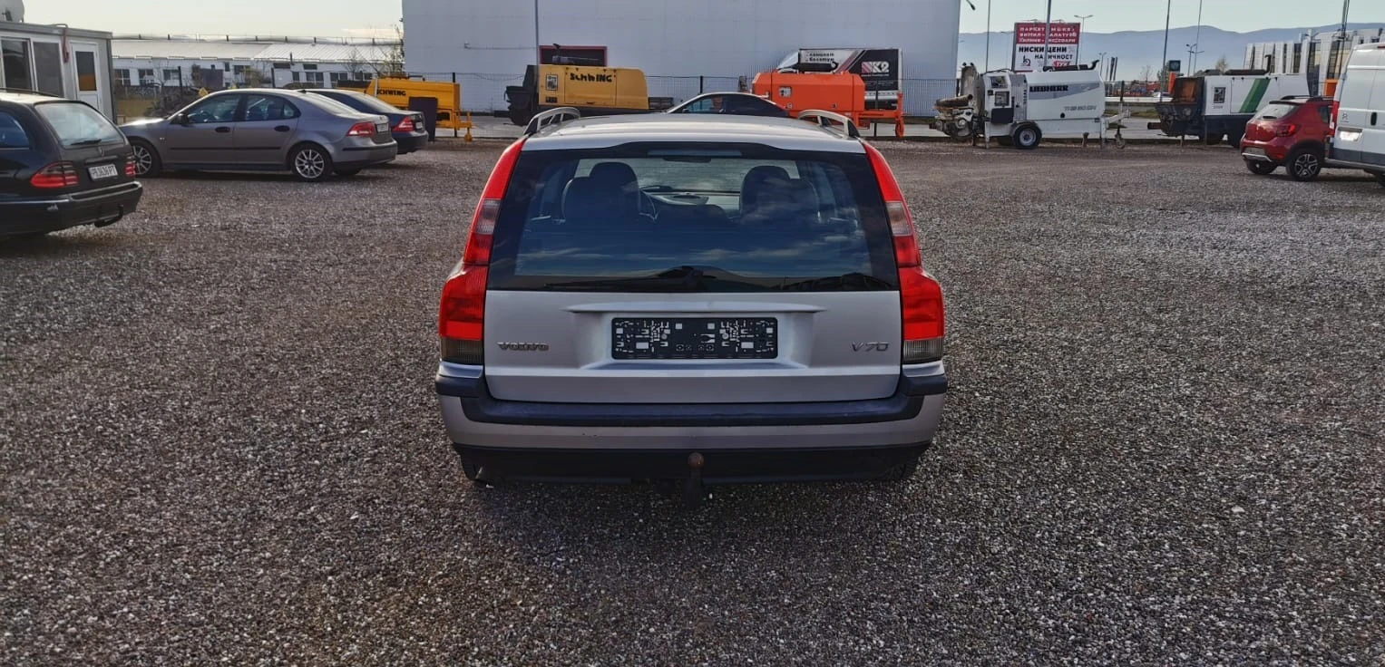 Volvo V70 2.4i АВТОМАТИК - изображение 6