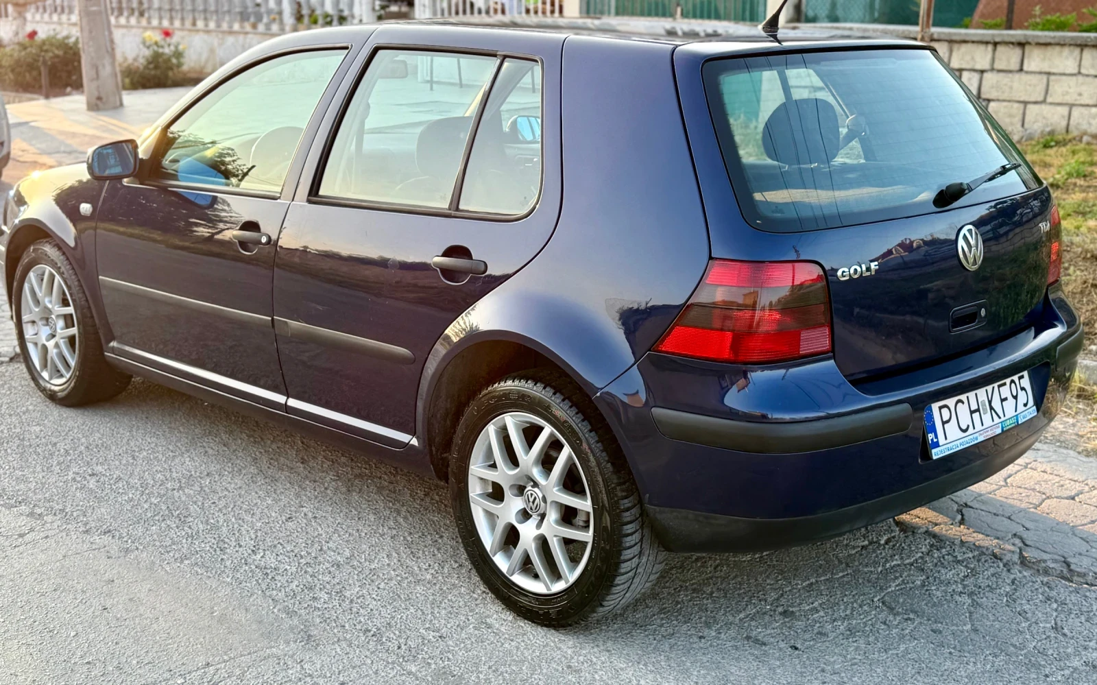 VW Golf 1.9TDI EDITION  - изображение 4