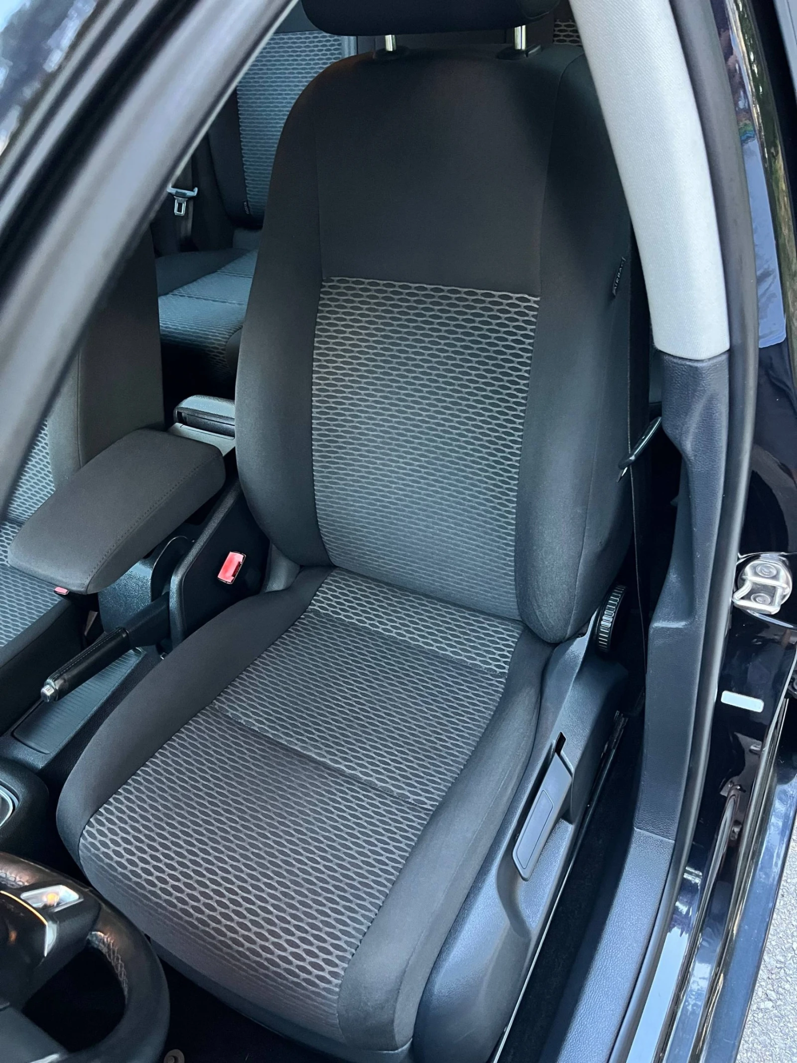 VW Golf 1.6 TDI EURO 5 | Mobile.bg   12