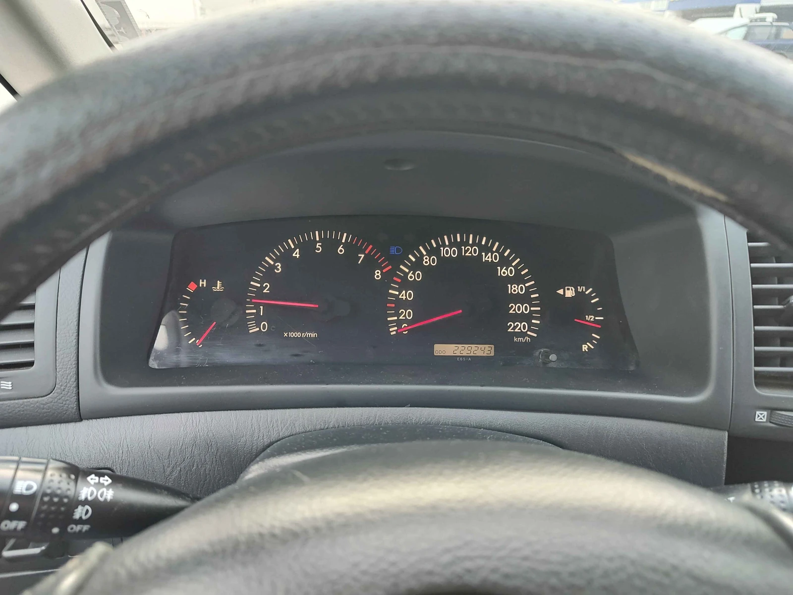 Toyota Corolla verso  - изображение 10