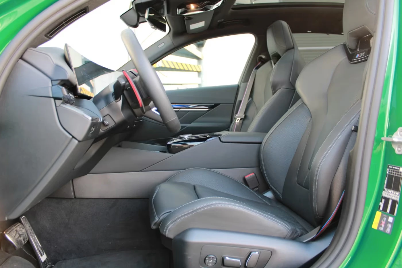 BMW M5 723HP/xDRIVE/360/PANO/MEM/B&W/947v - изображение 9