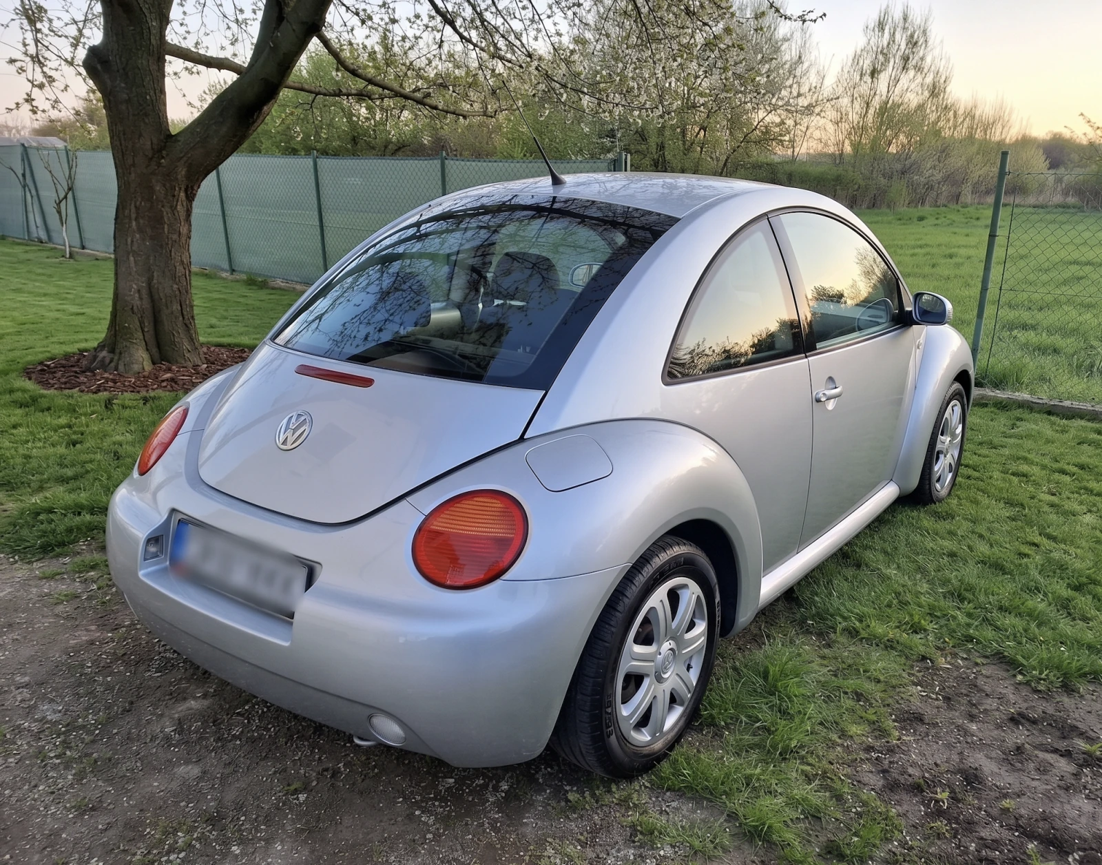 VW Beetle 1.9, снимка 3 - Автомобили и джипове - 54246391