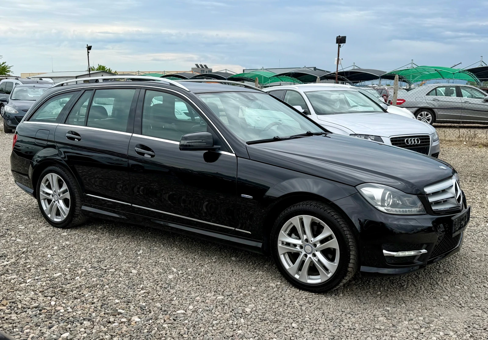 Mercedes-Benz C 220 * AMG OPTIC* NAVI * ЛИЗИНГ, снимка 3 - Автомобили и джипове - 54609678